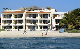 Villa Derosa Akumal 3*
